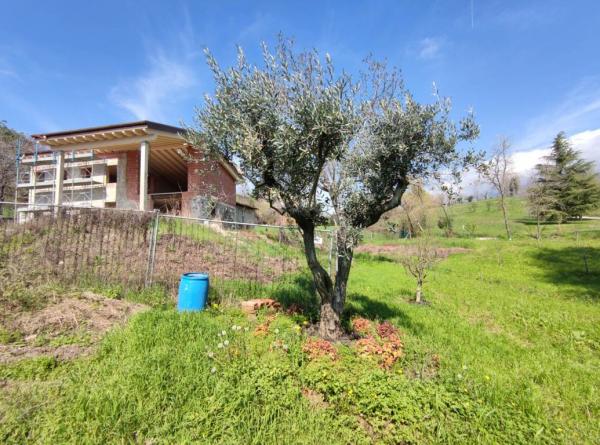 ZUGLIANO - RUSTICO CON 4.400 MQ DI TERRENO - ZONA COLLINARE